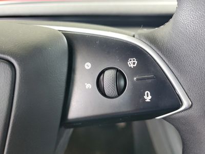 2025 Tesla Model 3 - Photo 22