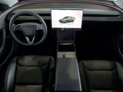 2025 Tesla Model 3 - Photo 9