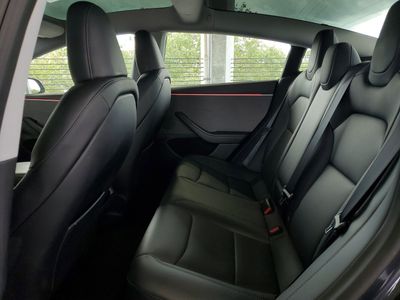 2025 Tesla Model 3 - Photo 7