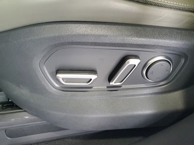 2024 Rivian R1S - Photo 21