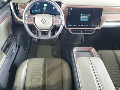 2024 Rivian R1S - Photo 13