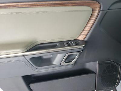 2024 Rivian R1S - Photo 16