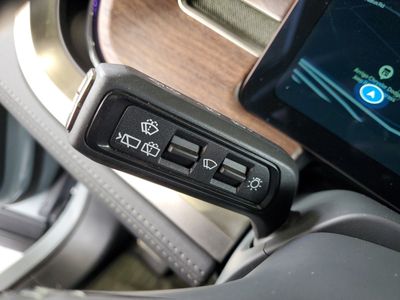 2024 Rivian R1S - Photo 23
