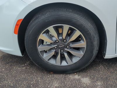 2024 Chrysler Pacifica - Photo 11