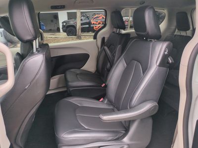 2024 Chrysler Pacifica - Photo 15