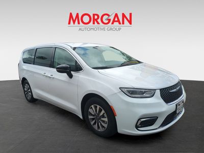 2024 Chrysler Pacifica - Photo 2