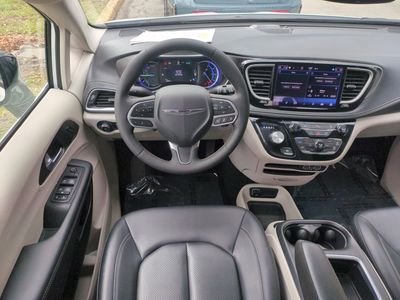 2024 Chrysler Pacifica - Photo 17