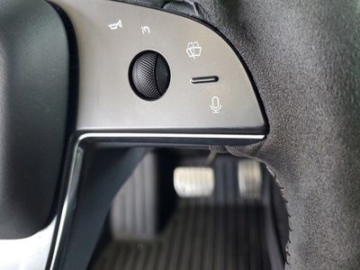2022 Tesla Model X - Photo 22