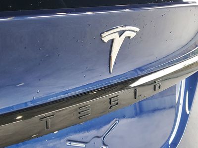 2022 Tesla Model X - Photo 5