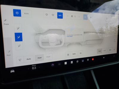 2022 Tesla Model X - Photo 26