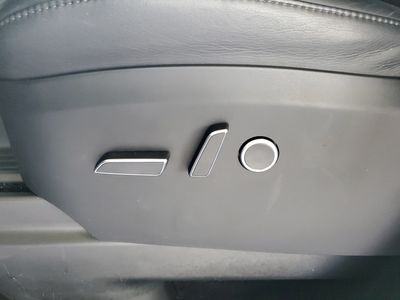 2022 Tesla Model X - Photo 19
