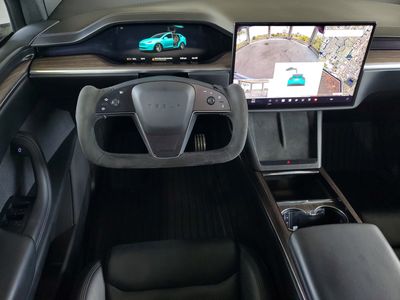 2022 Tesla Model X - Photo 11