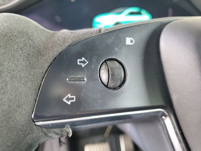 2022 Tesla Model X - Photo 21