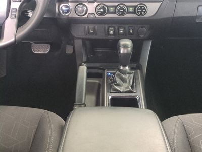 2018 Toyota Tacoma - Photo 21