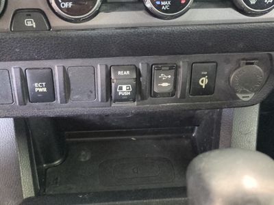 2018 Toyota Tacoma - Photo 24