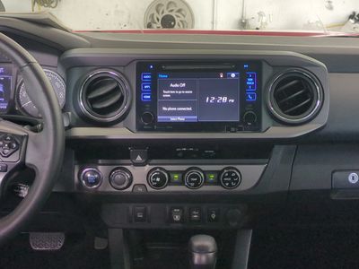 2018 Toyota Tacoma - Photo 20