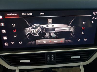 2022 Porsche Cayenne - Photo 28
