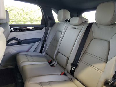 2022 Porsche Cayenne - Photo 7