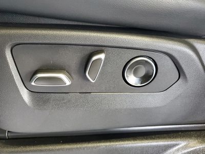 2025 Cadillac Escalade - Photo 19