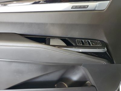 2025 Cadillac Escalade - Photo 14