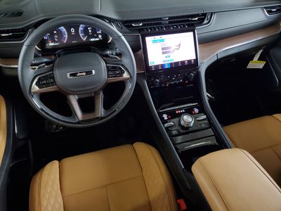 2025 Jeep Grand Cherokee - Photo 12