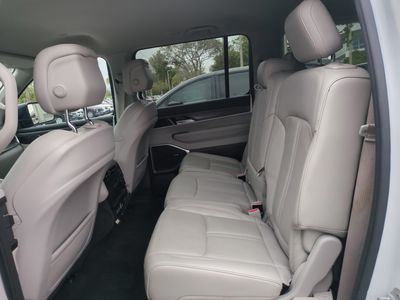 2024 Jeep Wagoneer L - Photo 15