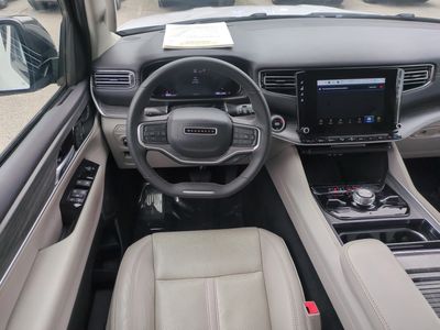 2024 Jeep Wagoneer L - Photo 17