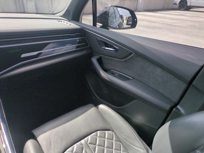 2025 Audi SQ7 - Photo 18