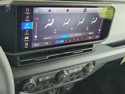 2026 Jeep Wrangler — photo 28 view
