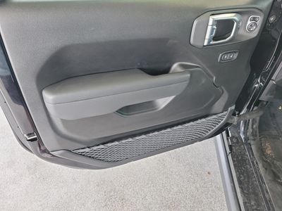2026 Jeep Wrangler — photo 14 view