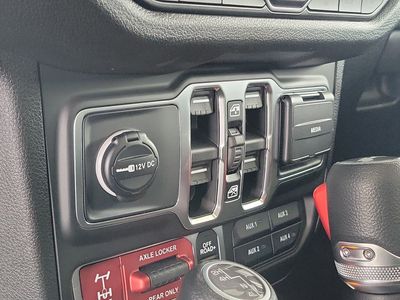 2026 Jeep Wrangler — photo 15 view