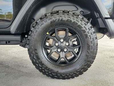 2026 Jeep Wrangler — photo 7 view