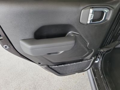 2026 Jeep Wrangler — photo 13 view