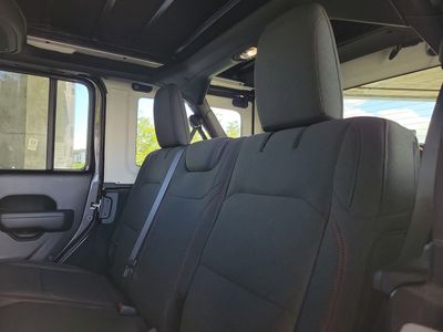 2026 Jeep Wrangler - Photo 8