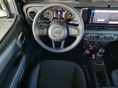 2026 Jeep Wrangler - Photo 12