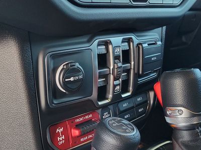 2026 Jeep Wrangler - Photo 15