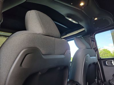 2026 Jeep Wrangler - Photo 10