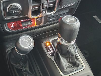 2026 Jeep Wrangler — photo 30 view