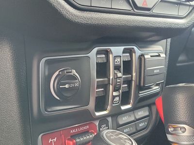 2026 Jeep Wrangler — photo 15 view