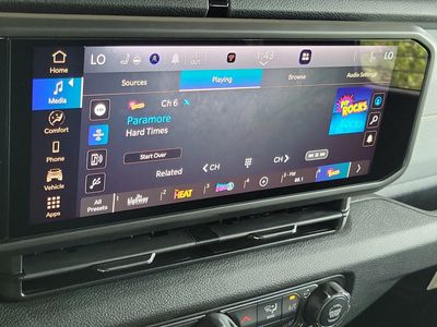 2026 Jeep Wrangler — photo 27 view