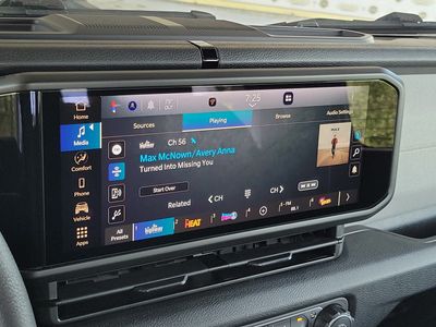 2026 Jeep Wrangler — photo 27 view