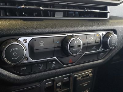 2026 Jeep Wrangler — photo 26 view