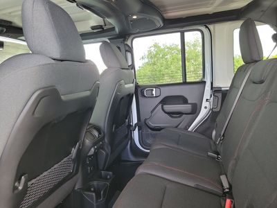 2026 Jeep Wrangler - Photo 10
