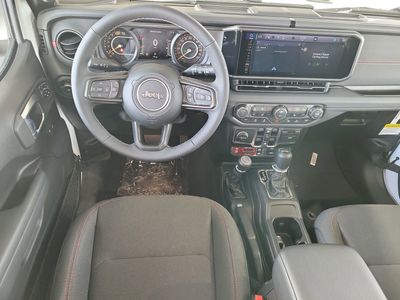 2026 Jeep Wrangler - Photo 8