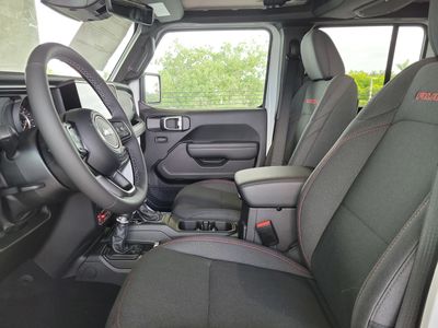 2026 Jeep Wrangler - Photo 14