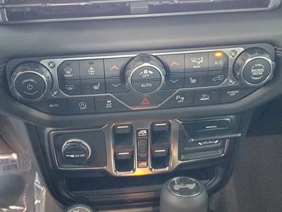 2026 Jeep Wrangler — photo 27 view