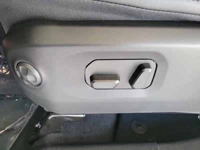 2026 Jeep Wrangler — photo 14 view