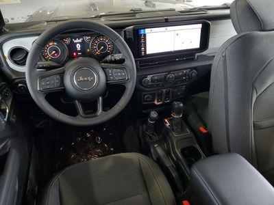 2026 Jeep Wrangler - Photo 12