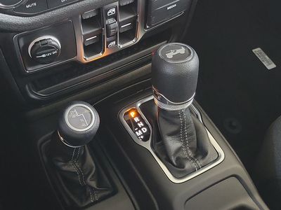 2026 Jeep Wrangler — photo 30 view