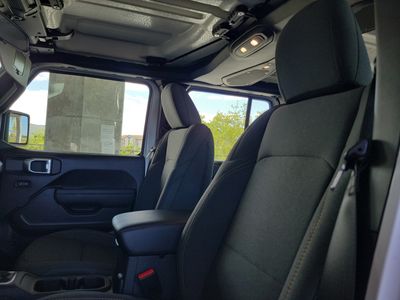2026 Jeep Wrangler — photo 18 view